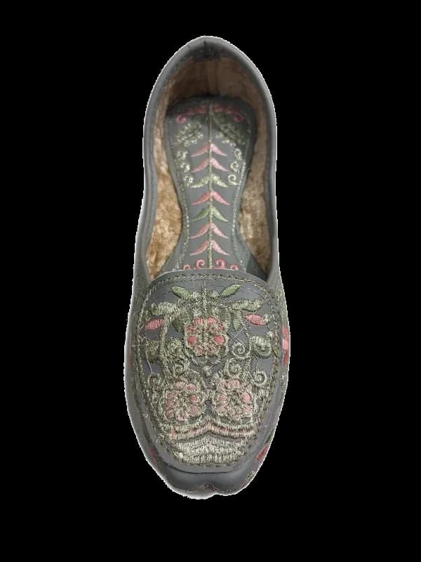Handcrafted Jutti